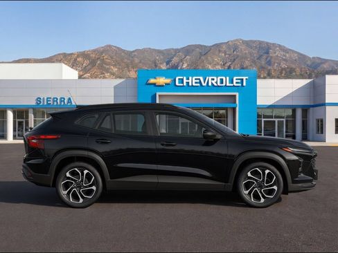 New 2026 Chevrolet Trax RS w/ Driver Confidence Package FWD image 3