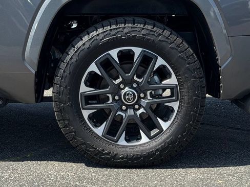 Used 2023 Toyota Tundra Limited AWD/4WD image 17