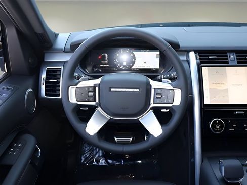 New 2026 Land Rover Discovery Dynamic SE AWD/4WD image 14