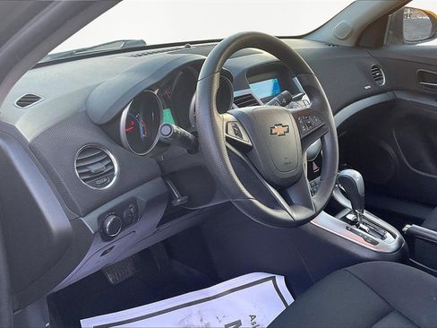 Used 2015 Chevrolet Cruze LT image 17