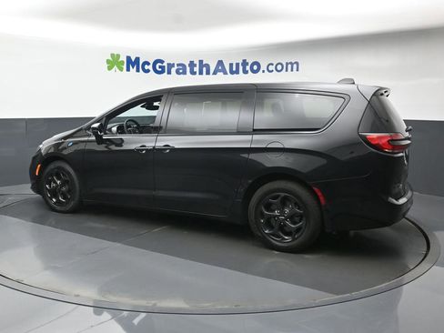 Used 2023 Chrysler Pacifica Limited w/ S Appearance Package image 22