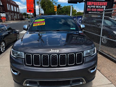 Used 2017 Jeep Grand Cherokee Limited AWD/4WD image 2