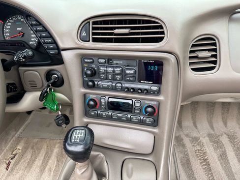 Used 2003 Chevrolet Corvette Convertible w/ Preferred Equipment Group1 image 27