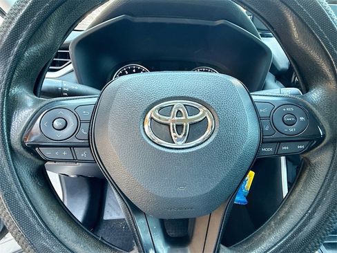 Used 2020 Toyota RAV4 LE image 23