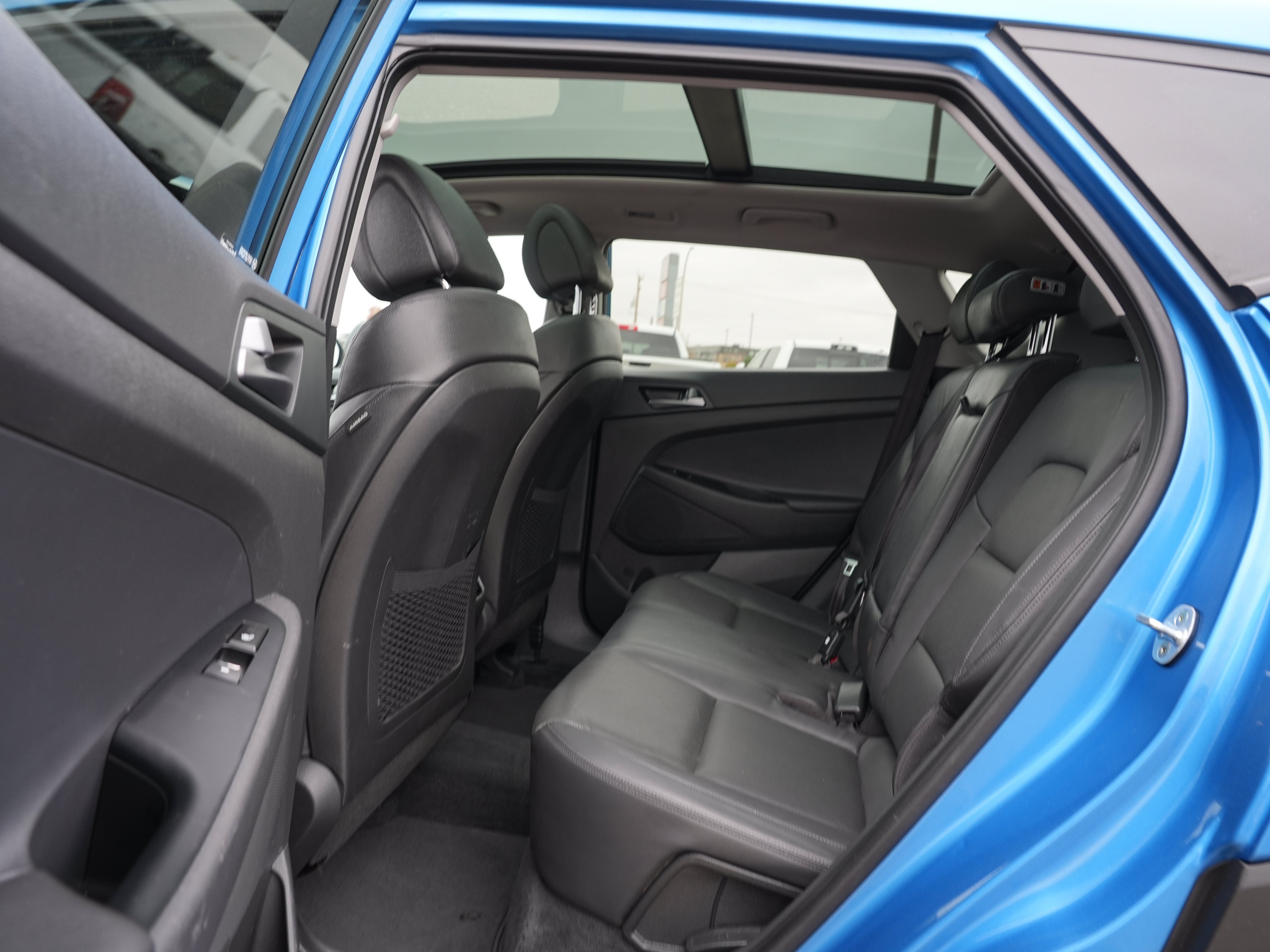 Used 2016 Hyundai Tucson Limited w/ Option Group 03 AWD/4WD image 18