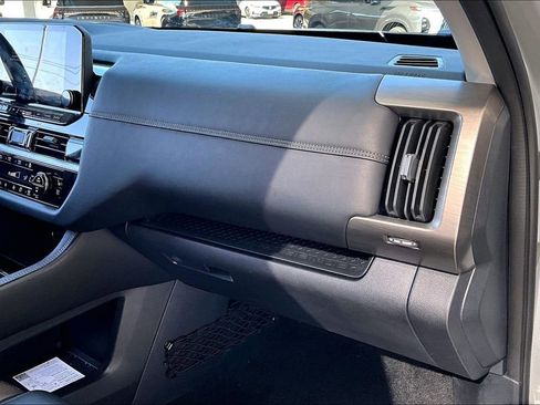 Used 2025 Nissan Pathfinder Platinum w/ Cargo Package image 19