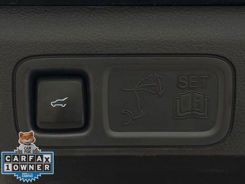 Used 2024 Ford Expedition XLT image 28