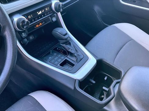 Used 2025 Toyota RAV4 XLE image 16
