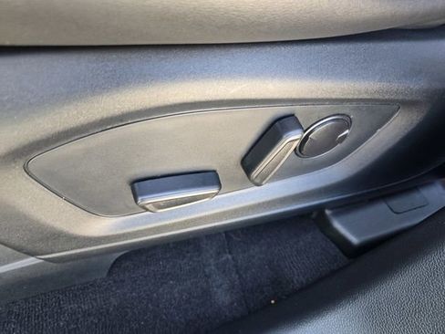 Used 2023 Ford Explorer XLT w/ Equipment Group 202A image 27