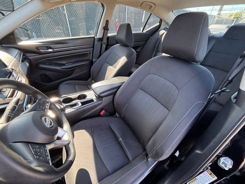 Used 2025 Nissan Altima 2.5 SV FWD image 28