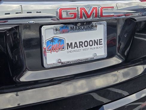 Used 2022 GMC Acadia Denali w/ Denali Ultimate Package image 8