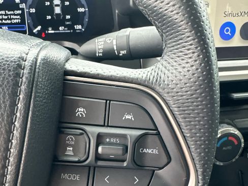 Used 2025 Toyota Tacoma TRD Sport AWD/4WD image 29