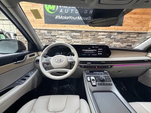 Used 2024 Hyundai Palisade Limited AWD/4WD image 19
