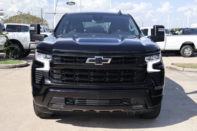Used 2024 Chevrolet Silverado 1500 RST w/ Z71 Off-Road Package AWD/4WD image 2