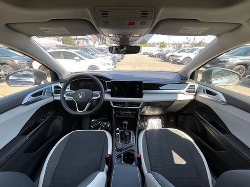 New 2026 Volkswagen Taos SE AWD/4WD image 16