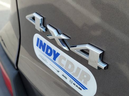 Used 2020 Jeep Cherokee Limited image 9