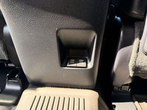 Used 2022 Toyota 4Runner Limited AWD/4WD image 26