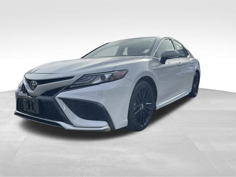 Used 2023 Toyota Camry XSE image 32
