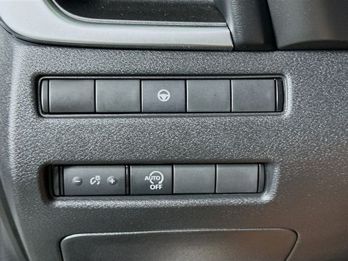 Used 2023 Nissan Rogue SV FWD image 17
