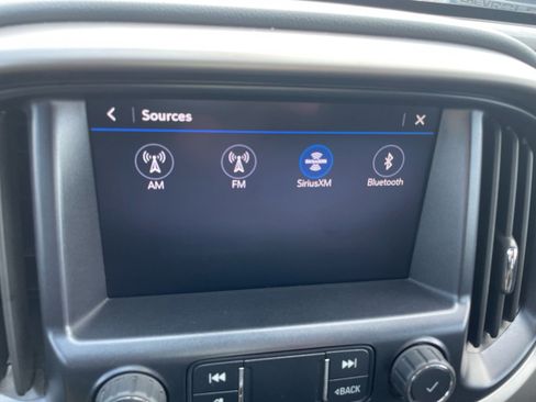 Used 2019 Chevrolet Colorado Z71 AWD/4WD image 11