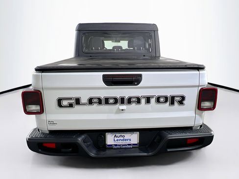 Used 2023 Jeep Gladiator Willys image 6
