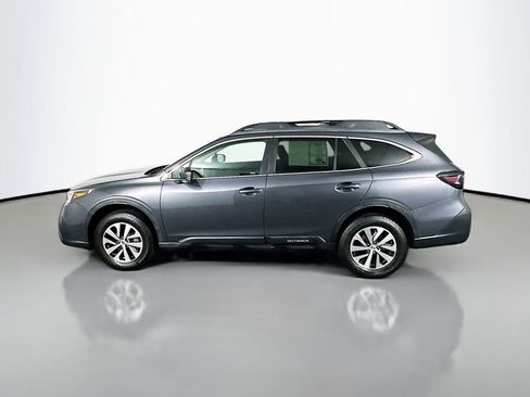 Used 2022 Subaru Outback Premium image 4