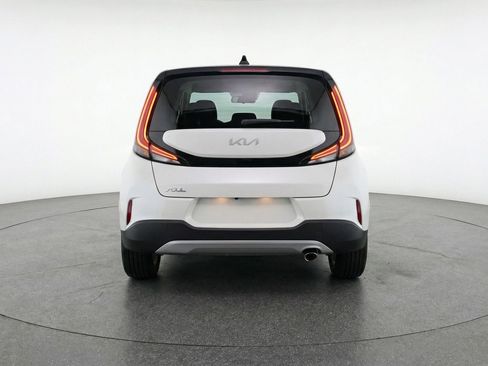 Used 2025 Kia Soul LX w/ LX Technology Package FWD image 7