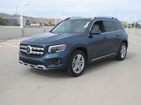 Used 2023 Mercedes-Benz GLB 250 4MATIC image 1