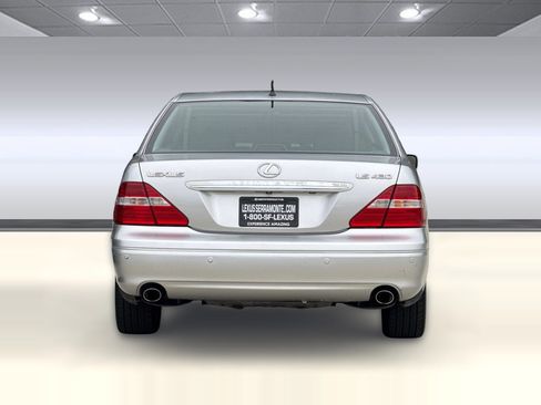 Used 2005 Lexus LS 430 RWD image 9