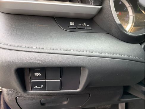 Used 2022 Toyota Highlander XSE AWD/4WD image 10