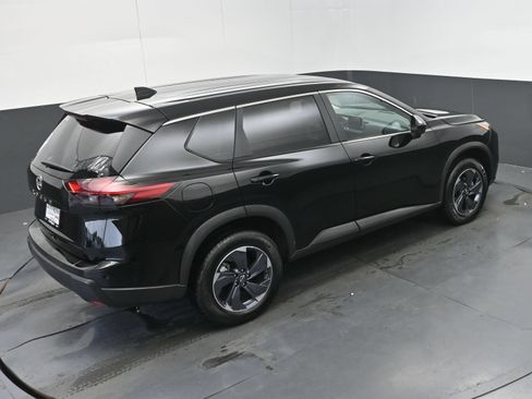 Used 2025 Nissan Rogue SV FWD image 45