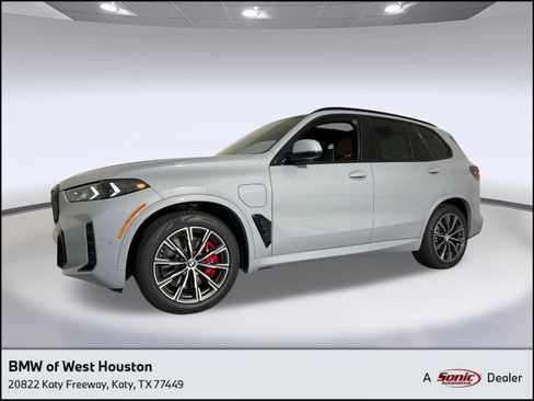 Used 2026 BMW X5 xDrive50e image 1