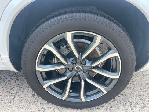 Used 2017 Volvo XC90 T6 Momentum w/ Vision Package AWD/4WD image 12