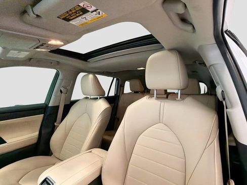 Certified 2024 Toyota Highlander XLE AWD/4WD image 18