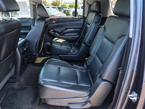 Used 2015 Chevrolet Suburban LT w/ Luxury Package RWD image 9