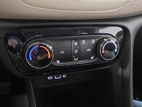 Used 2020 Buick Encore GX Preferred w/ Cold Weather Comfort Package image 20