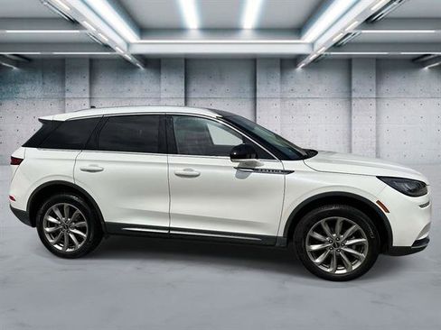 Used 2022 Lincoln Corsair AWD w/ Premium Package image 3
