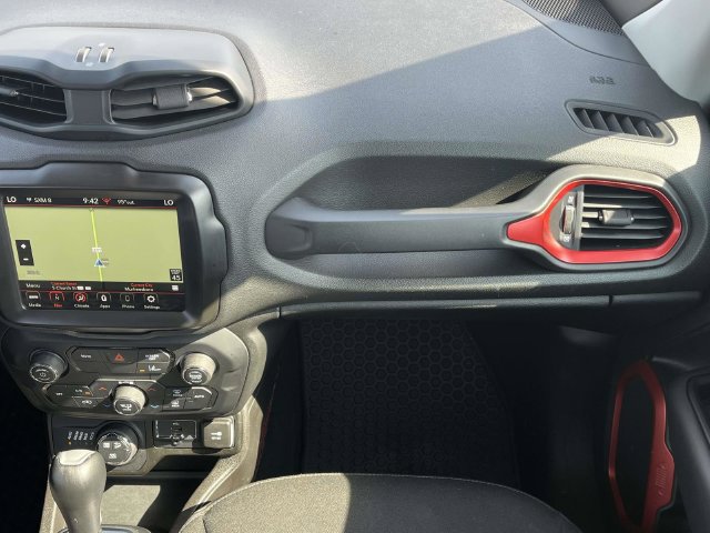 Used 2023 Jeep Renegade Trailhawk AWD/4WD image 18