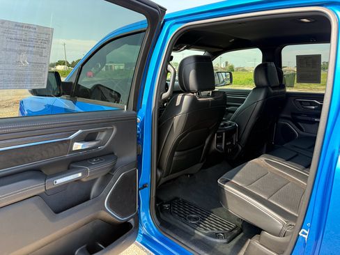 Used 2024 RAM 1500 Laramie AWD/4WD image 22