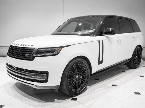 Used 2025 Land Rover Range Rover SE AWD/4WD image 5