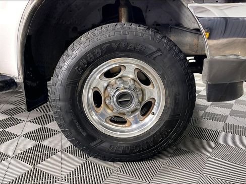 Used 2004 Ford F250 XL image 10