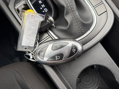 Used 2025 Hyundai Kona SEL image 22