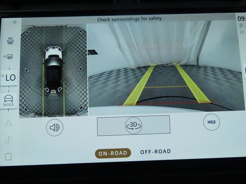 Used 2024 Land Rover Discovery Sport Dynamic SE image 17