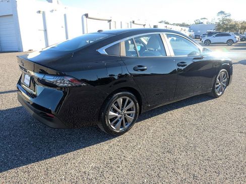 New 2026 Nissan Sentra SL w/ Floor Mat Package FWD image 4