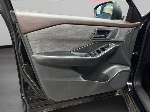 Used 2023 Nissan Rogue S AWD/4WD image 22
