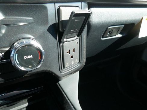 New 2026 Ford F350 Platinum w/ FX4 Off-Road Package image 23