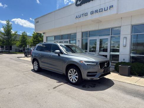 Used 2018 Volvo XC90 T5 Momentum w/ Convenience Package AWD/4WD image 10