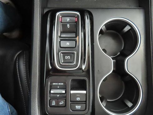 Used 2025 Honda Pilot Touring image 30