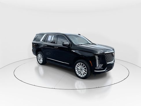 Used 2025 Cadillac Escalade Luxury w/ LPO, Floor Liner Package AWD/4WD image 2