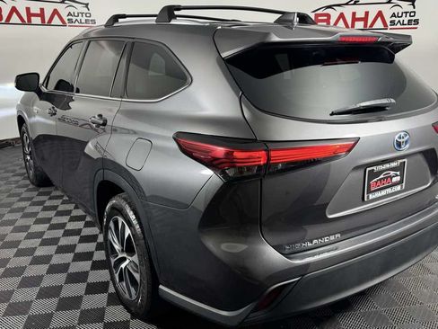 Used 2021 Toyota Highlander XLE FWD image 5